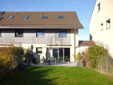 SPACIOUS, MODERN, IDYLLIC! - Foto 2