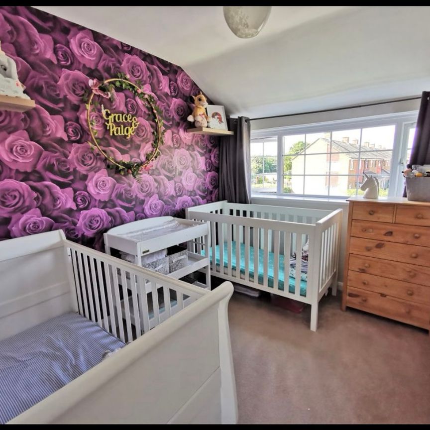 Spacious three bedroom end of terrace house in Harlow - Photo 1