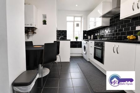3 Bedroom Flat To Rent - Photo 3