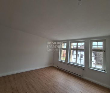 Weißenfels - *geräumige 3 Raumwohnung mit Einbauküche sucht zum 01.01.2025 Nachmieter* - Photo 5