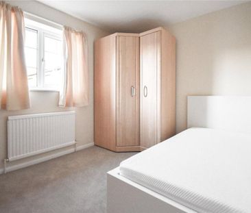 4 bedroom detached house to rent - Photo 4