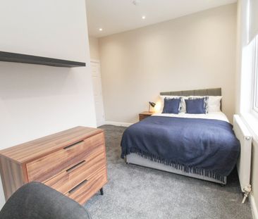 5 bedroom terraced house to rent - Photo 4