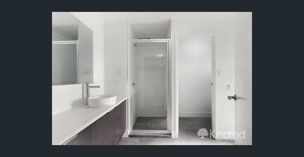 Freshly Updated 1-Bedroom Unit Offering Comfort, Style & Convenience - 1 Minute From The Beach - Photo 1