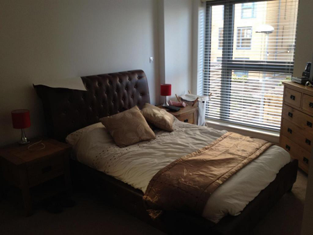 2 bedroom flat to rent - Photo 3