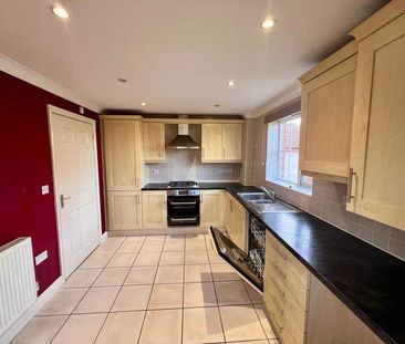 3 bedroom semi-detached house to rent - Photo 6