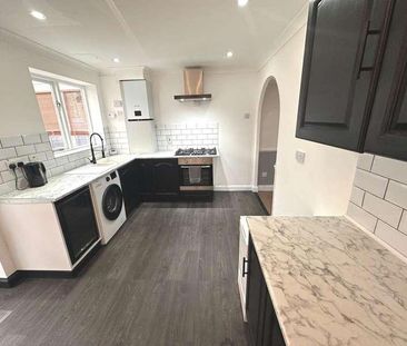 Sussex Close, Nuneaton, Warwickshire, CV10 - Photo 4