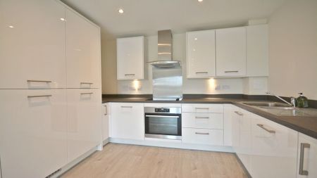 Fleming Place, Bracknell, RG12 - Photo 4