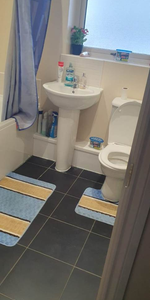 1 bedroom in a house share to rent - Photo 3