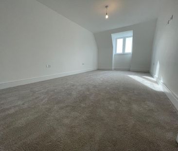 West Cliff Road, Bournemouth - Photo 2