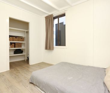 CENTRAL COOLANGATTA TWO BEDROOM UNIT - Photo 2