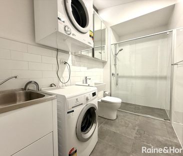 Charming Spacious Studio Apartment - Photo 3