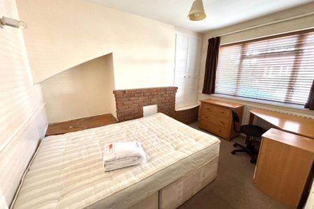 5 bedroom terraced house to rent - Photo 3