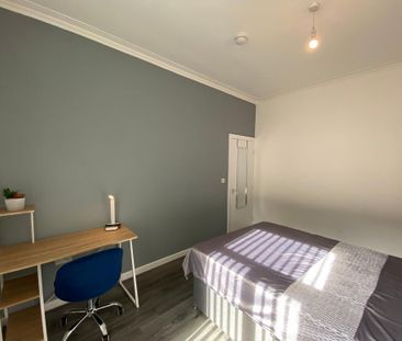 1 bedroom in a house share to rent - Photo 4