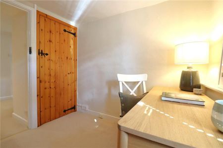 4 bedroom semi-detached house to rent - Photo 2
