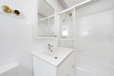 Unit 2/72 Withers Street, Albert Park. - Photo 5