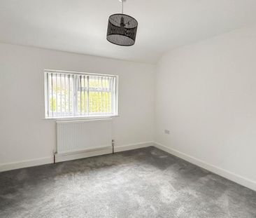 4 bedroom semi-detached house to rent - Photo 6