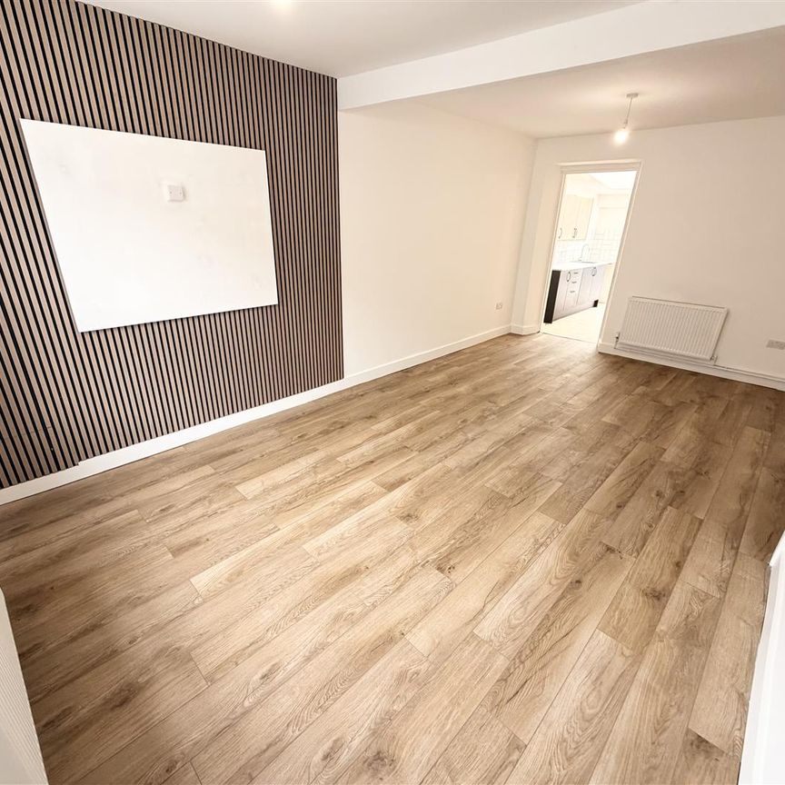House - Terraced For Rent Eileen Place, Treorchy - Photo 1