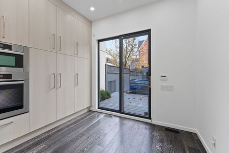 For Lease - 77 Hazelton Avenue, Toronto, Ontario - Photo 2