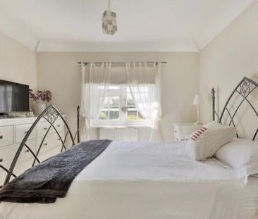 4 bedroom semi-detached house to rent - Photo 3