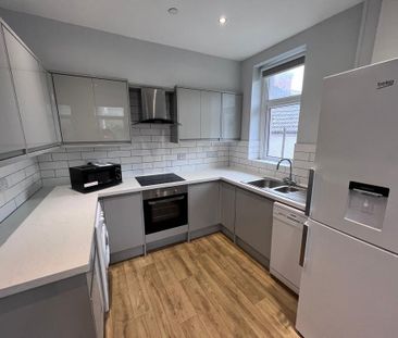 3 bedroom flat to rent - Photo 5