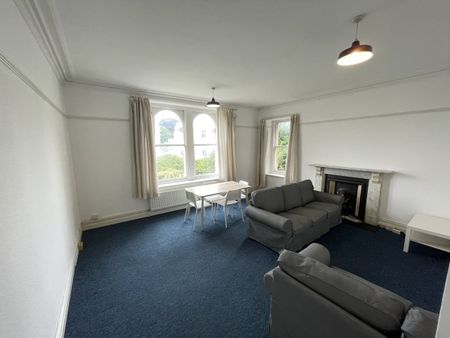 3 Bed Flat, Pembroke Road, BS8 - Photo 2