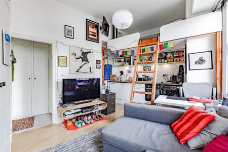 Studio to rent - Photo 2