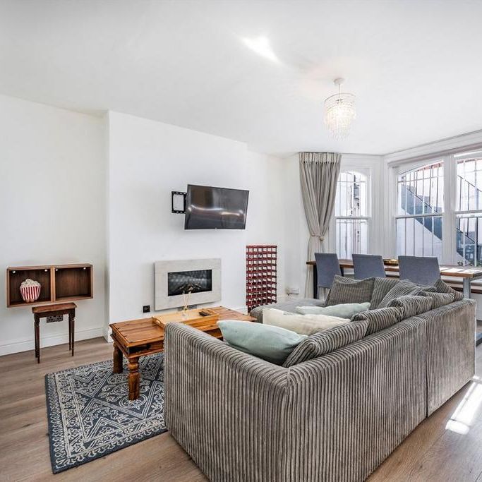 2 bedroom flat to rent - Photo 1