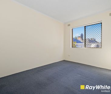 Stylish One-Bedroom Apartment in the Heart of Enmore - Photo 1