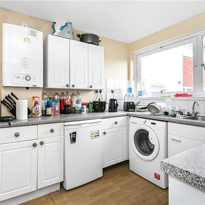 Guildford Park Avenue, Guildford, Surrey, GU2 7NN - Photo 1