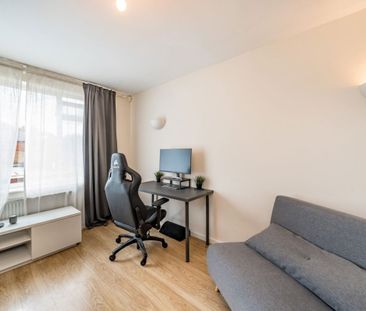Colney Hatch Lane, N10, London - Photo 2