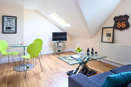 3 bedroom apartment to rent - Photo 2