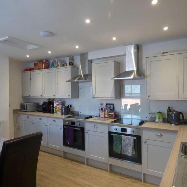 Market Hill, Buckingham, MK18 - Photo 1