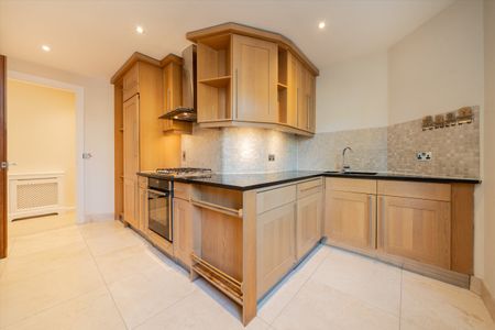 Addisland Court, London, W14, London - Photo 2