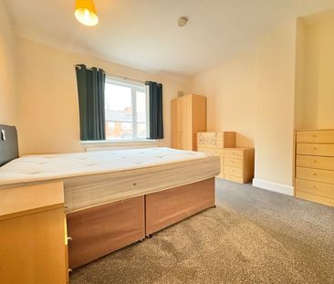 3 bedroom semi-detached house to rent - Photo 6