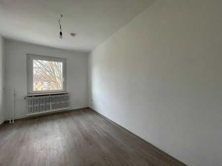 Nimm mich! Praktische 3-Raum-Wohnung mit 2 Balkonen - Photo 2