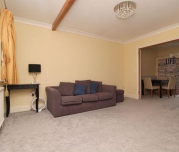 3 bedroom Semi-detached house to rent - Photo 1