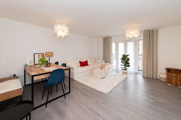 2 Bed Flat, Nightingale Way, RG30 - Photo 1