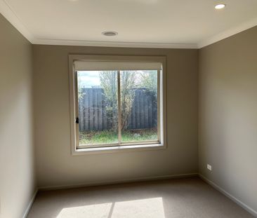 6 Welland Road, Weir Views VIC 3338 - House For Rent | Domain - Photo 2