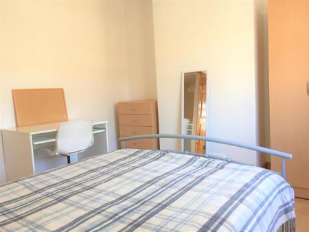 3 bedroom private hall to rent - Photo 5