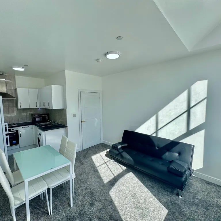 Studio Flat, Castle Edge, NG7 - Photo 1