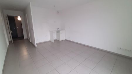 location Appartement F2 DE 40.6m² À VILLEURBANNE - Photo 3