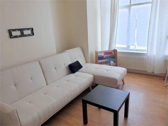 2 bedroom ground floor flat to rent - Photo 1
