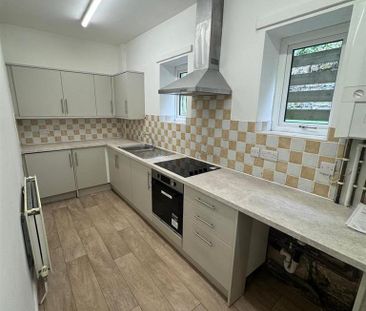 3 bedroom terraced house to rent - Photo 3