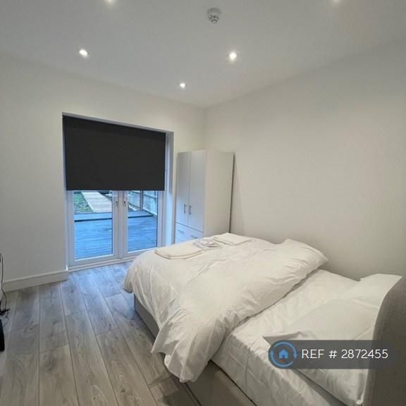 2 bedroom maisonette to rent - Photo 1