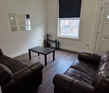 5 Bed - 92 Royal Park Road, Hyde Park, Leeds - LS6 1JJ - Student - Photo 1
