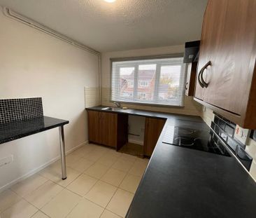 3 bedroom semi-detached house to rent - Photo 5