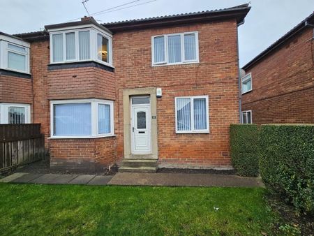 2 bedroom ground floor flat to rent - Photo 4