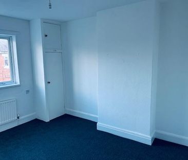 3 bedroom end of terrace house to rent - Photo 6