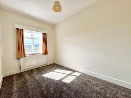 4 bedroom detached house to rent - Photo 4