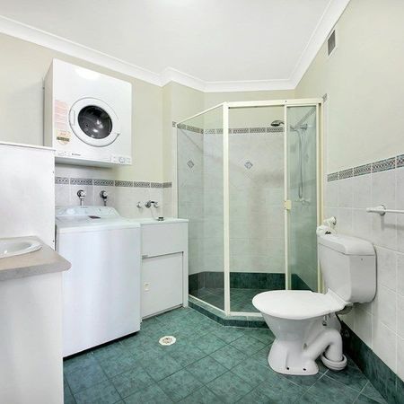 Beachside Living in the Heart of Chevron Island - Photo 4